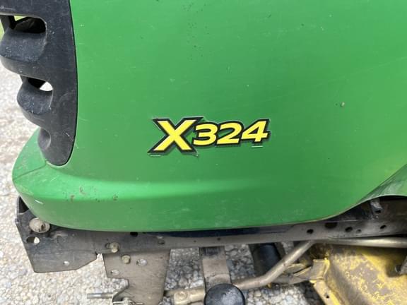 Image of John Deere X324 equipment image 1