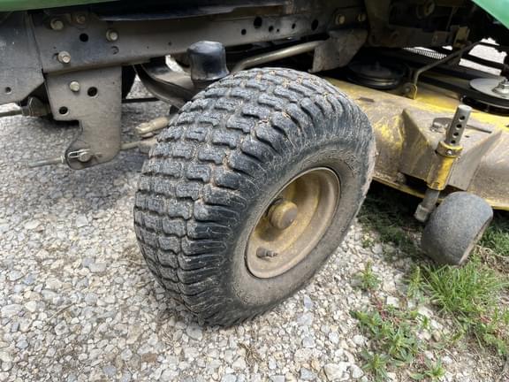 Image of John Deere X324 equipment image 4