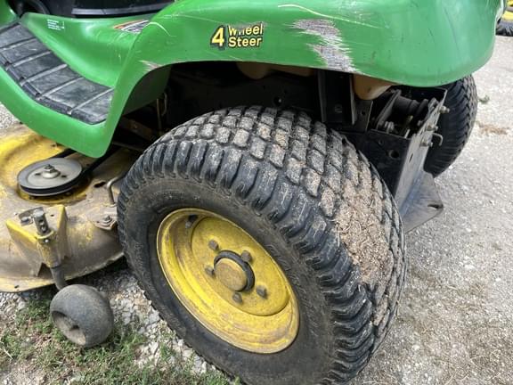Image of John Deere X324 equipment image 2