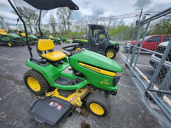 Image of John Deere X500 equipment image 1