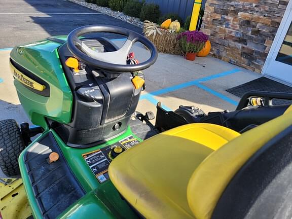 Image of John Deere X540 equipment image 4