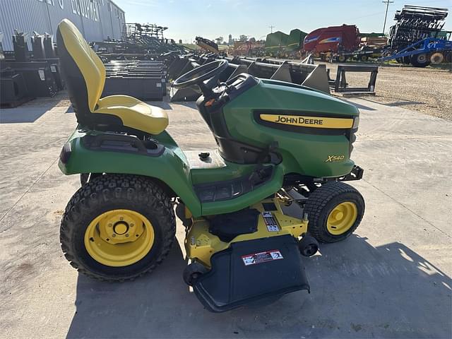 Image of John Deere X540 equipment image 4