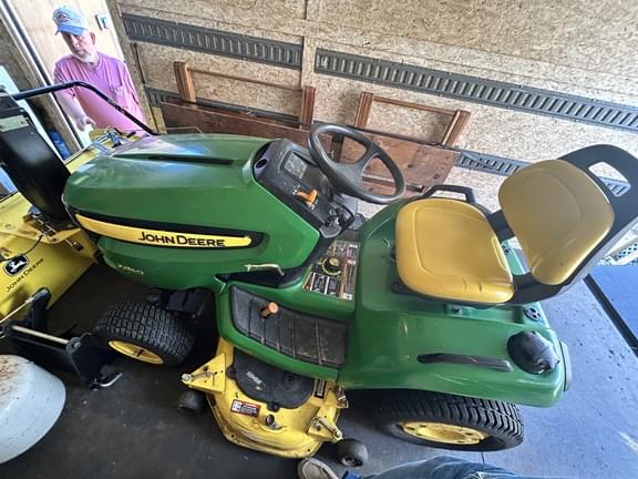 Image of John Deere X540 equipment image 1
