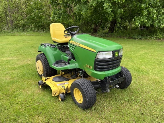Main image John Deere X720
