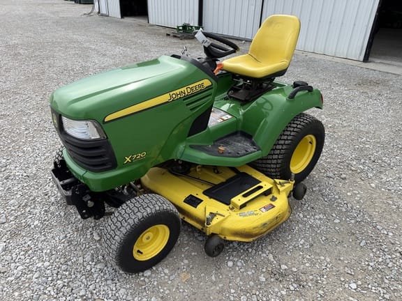 2010 John Deere X720 Equipment Image0