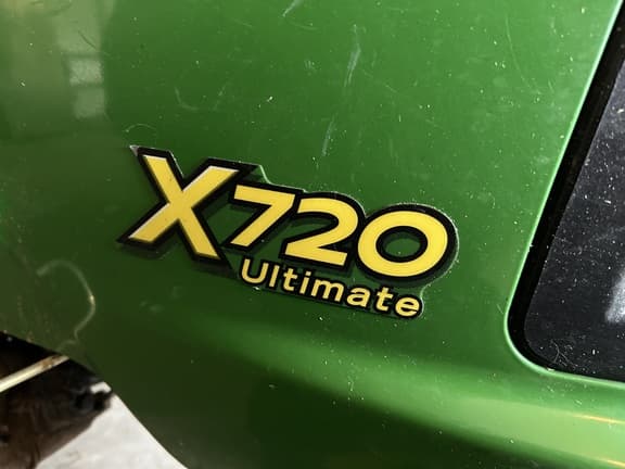 Image of John Deere X720 equipment image 4