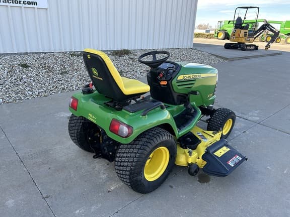 Image of John Deere X720 equipment image 2