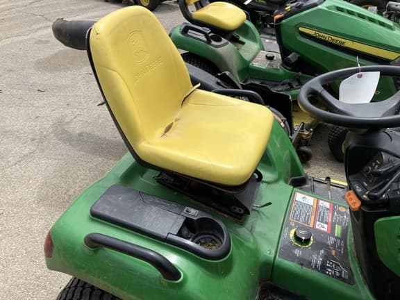 Image of John Deere X720 equipment image 1