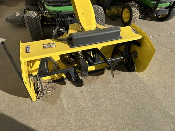 Image of John Deere X720 equipment image 4