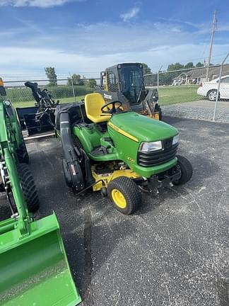 Image of John Deere X720 equipment image 1