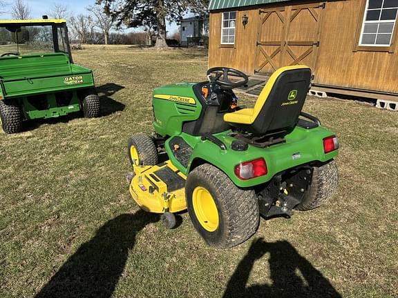 Image of John Deere X720 equipment image 1