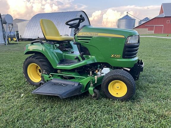 Image of John Deere X720 Primary image
