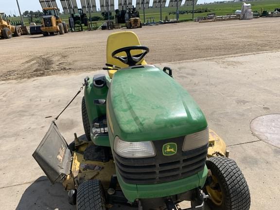 Image of John Deere X724 equipment image 4