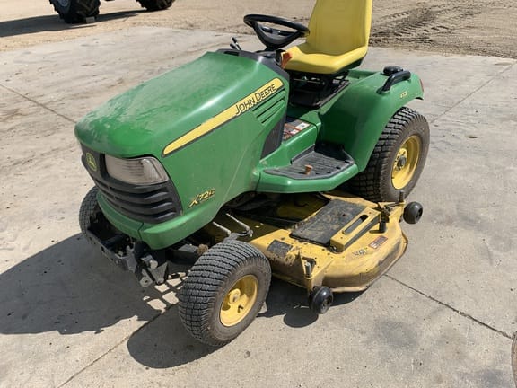 2010 John Deere X724 Equipment Image0