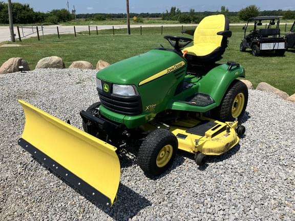 Image of John Deere X724 Primary image