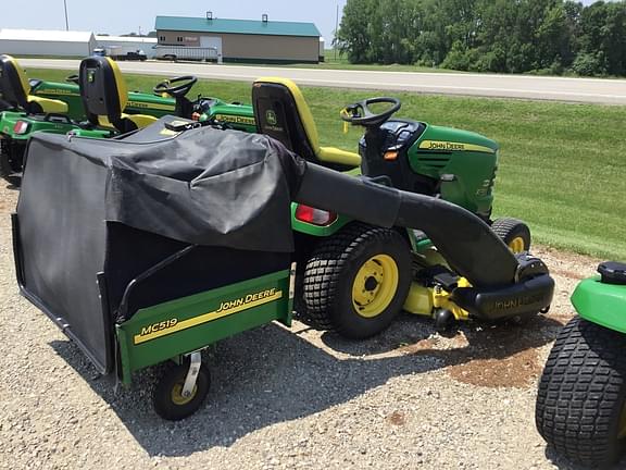 Image of John Deere X724 equipment image 3