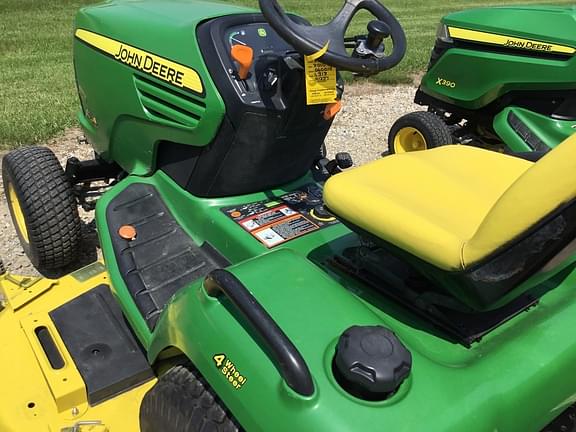 Image of John Deere X724 equipment image 4