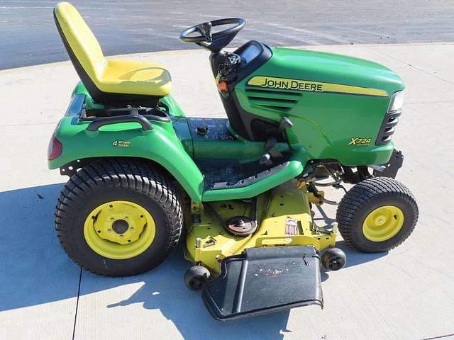 Image of John Deere X724 equipment image 4