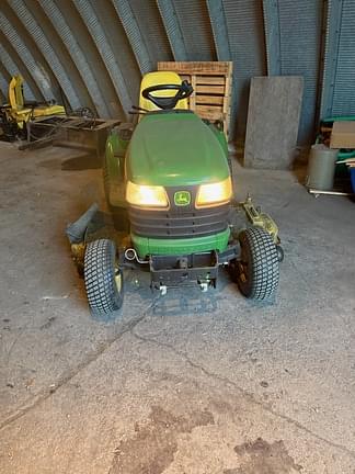 Image of John Deere X724 equipment image 3