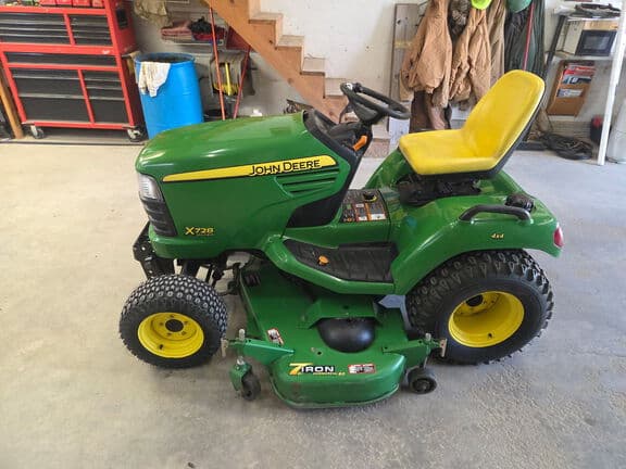 Image of John Deere X728 Primary image