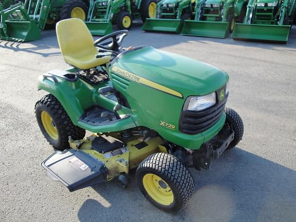 Image of John Deere X729 equipment image 3