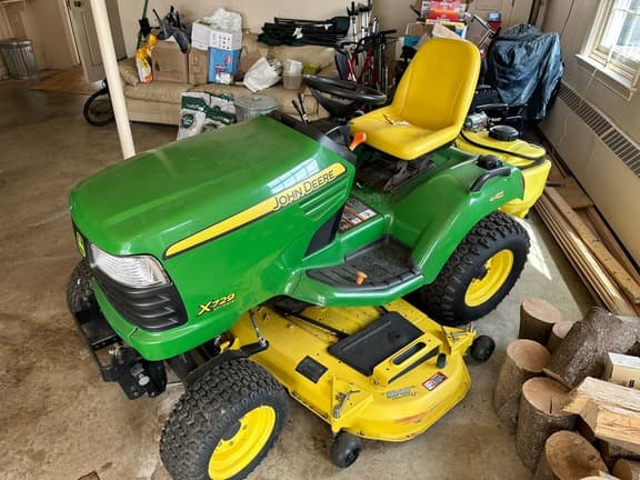 Image of John Deere X729 Primary image