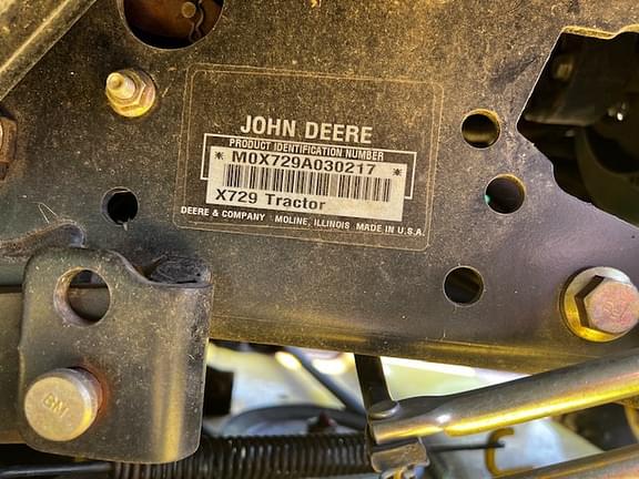 Image of John Deere X729 equipment image 4