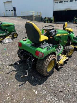 Image of John Deere X748 equipment image 2