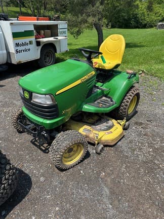 Image of John Deere X748 equipment image 1