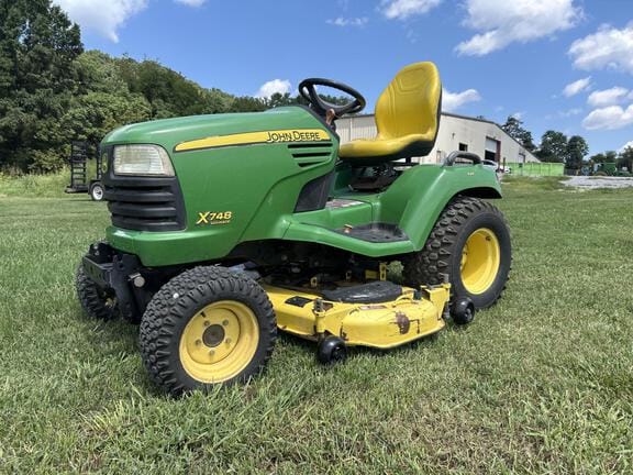 2010 John Deere X748 Equipment Image0