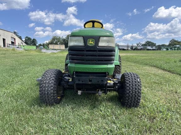 Image of John Deere X748 equipment image 3