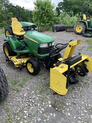 Image of John Deere X748 Primary image
