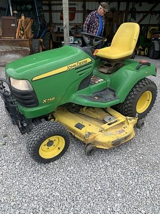 Image of John Deere X748 Primary image