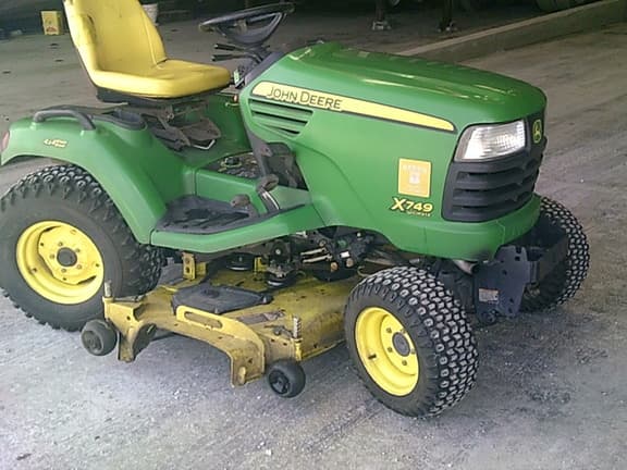 Image of John Deere X749 Primary image