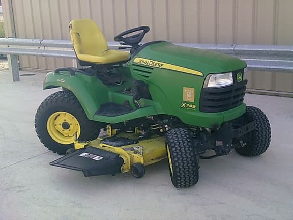 Image of John Deere X749 Primary image