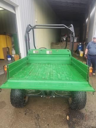 Image of John Deere Gator XUV 620i equipment image 2