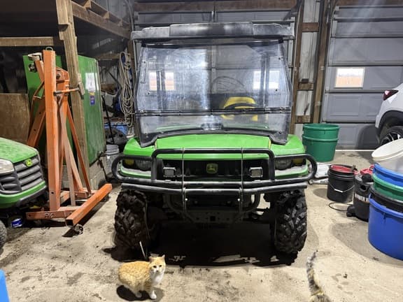 Image of John Deere Gator XUV 620i equipment image 3