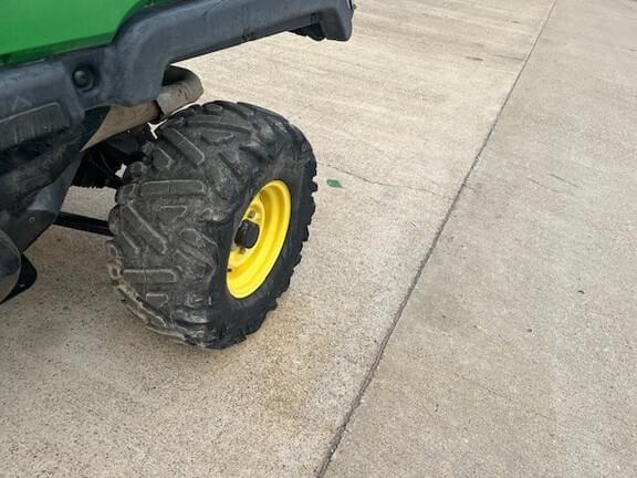 Image of John Deere Gator XUV 825i equipment image 4