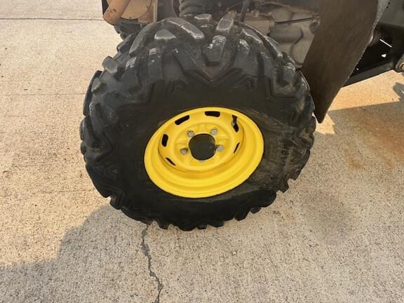 Image of John Deere Gator XUV 825i equipment image 2