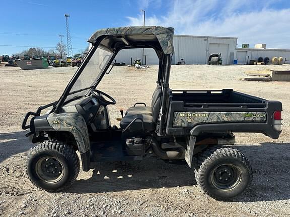 Image of John Deere Gator XUV 825i equipment image 4