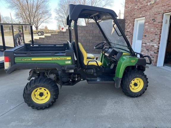 Image of John Deere Gator XUV 825i equipment image 2