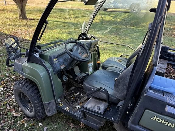 Image of John Deere Gator XUV 825i equipment image 4