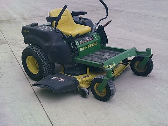 Image of John Deere Z425 Primary image