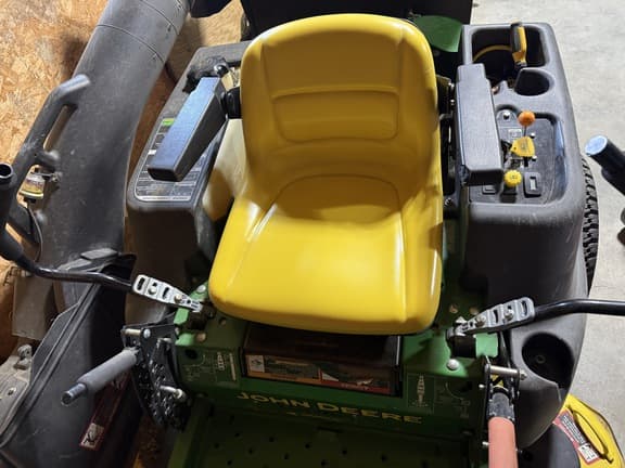 Image of John Deere Z425 equipment image 2