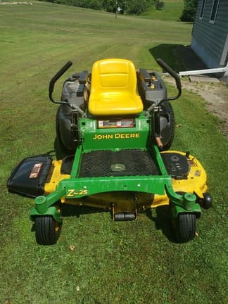 Image of John Deere Z425 equipment image 1