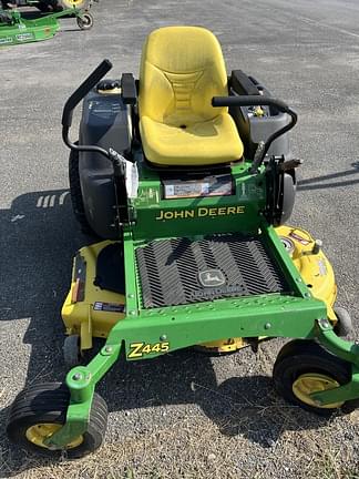 Image of John Deere Z445 equipment image 1