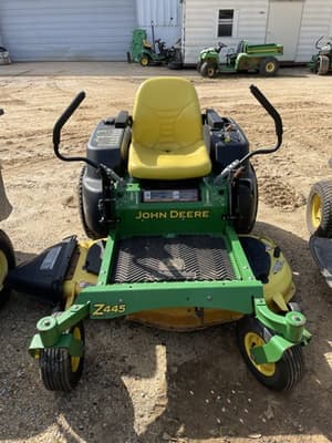 2010 John Deere Z445 Image