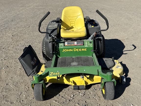 Image of John Deere Z445 Primary image