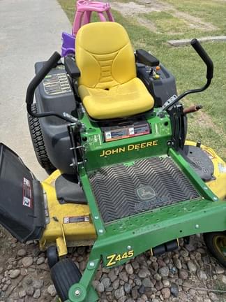 Image of John Deere Z445 Image 1
