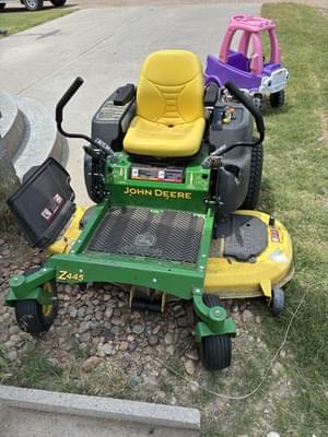 2010 John Deere Z445 Image